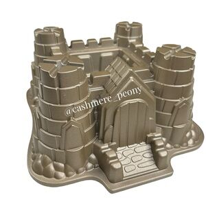Nordic Ware Sand Castle Shape Gold Bundt Cake Pan Mold Cast Aluminum 10 Cup USA